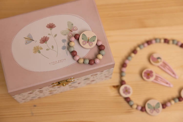 e93825ddc884eb733685cd36c0a2e54a