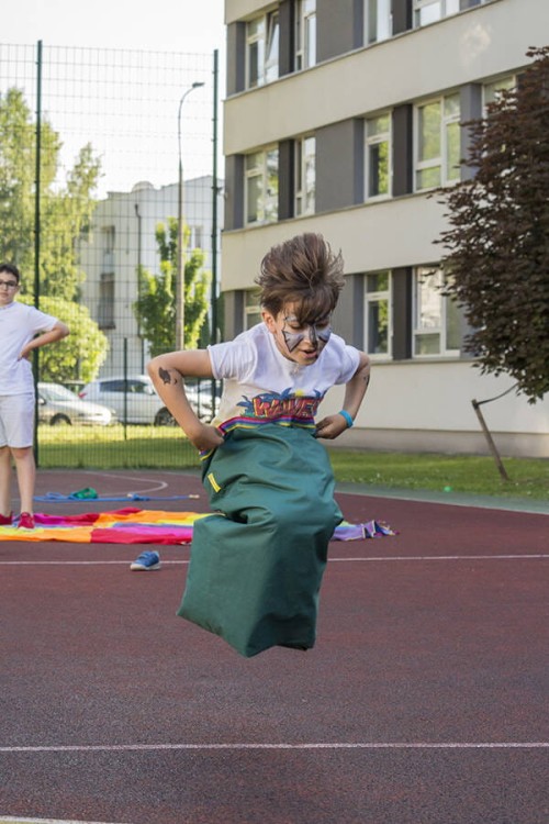 ec1db439740fbe0e21918c7798f4883d